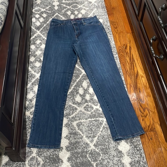 Gloria Vanderbilt Denim - Women’s Jeans Gloria Vanderbilt Size 6